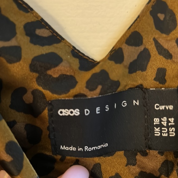 ASOS DESIGN Curve Edit bias slip midaxi dress in animal print - Picture 5 of 5